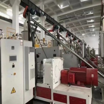 PET發(fā)泡地板墻板生產(chǎn)線設備工藝技術